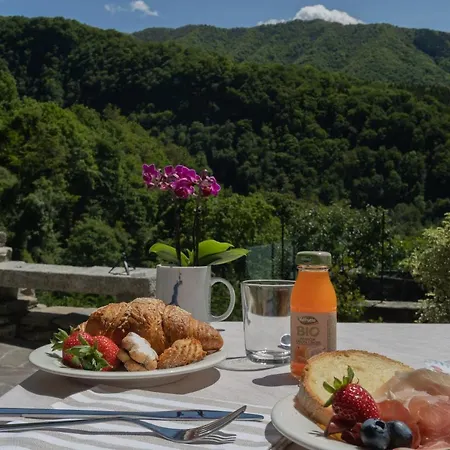 ベッド・アンド・ブレックファスト Ca Piodee 4*